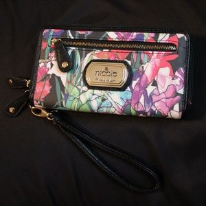 NWOT Nicole floral wallet/wristlet